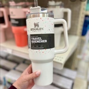 New Stanley Adventure 40oz Stainless Steel Quencher Tumbler in White Terrazzo